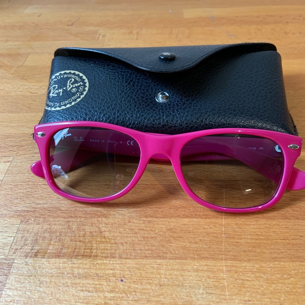 Ray-Ban New Wayfarer in hot pink 💖